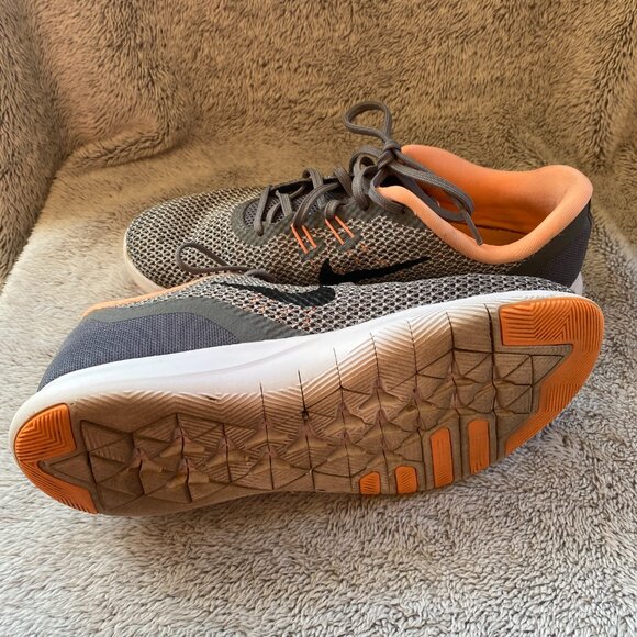 Nike Flex TR 7 Training Sneakers Size 8.5 Color: Grey and Peach - Picture 3 of 4